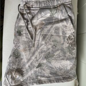 Abercrombie & Fitch Camo Fleece Sweat Shorts – XL – Great Condition